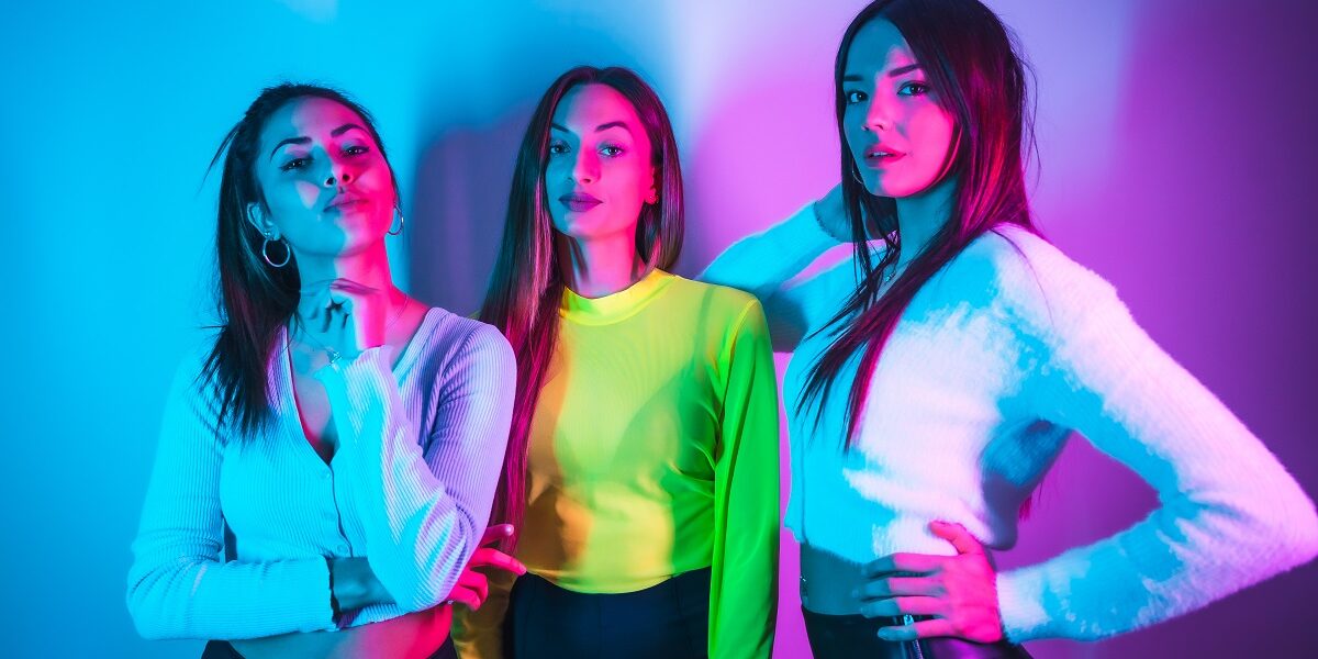 Работа за границей для девушек из Казахстана