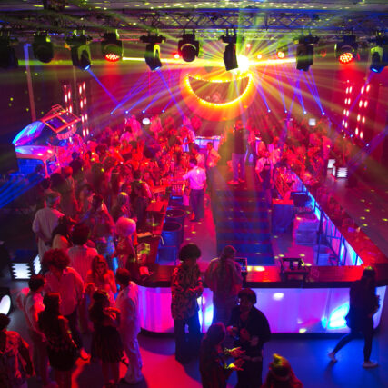 Работа за границей для девушек